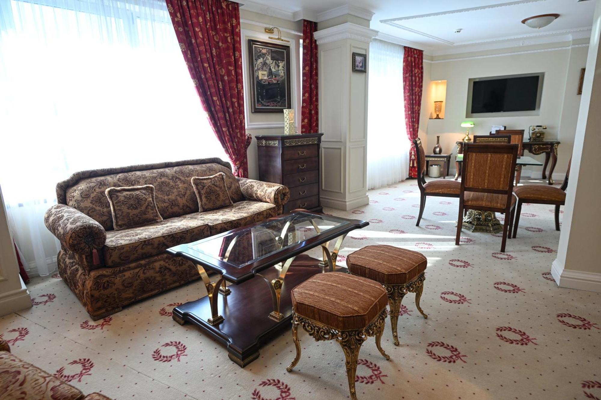 Stone Bridge Hotel Skopje Bagian luar foto