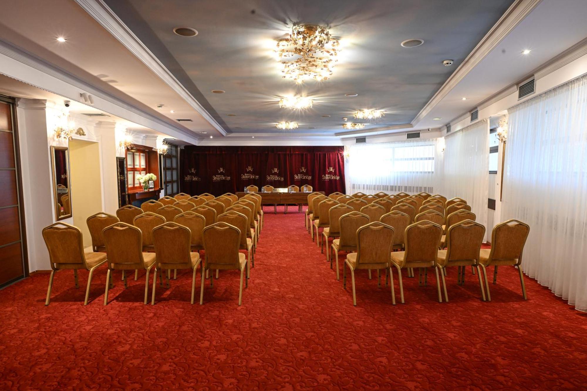 Stone Bridge Hotel Skopje Bagian luar foto